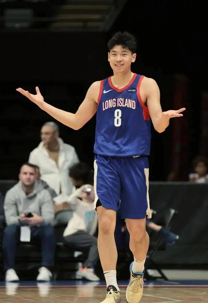 半岛体育娱乐-关于篮网队球员成功战胜个人伤病重返训练的信息