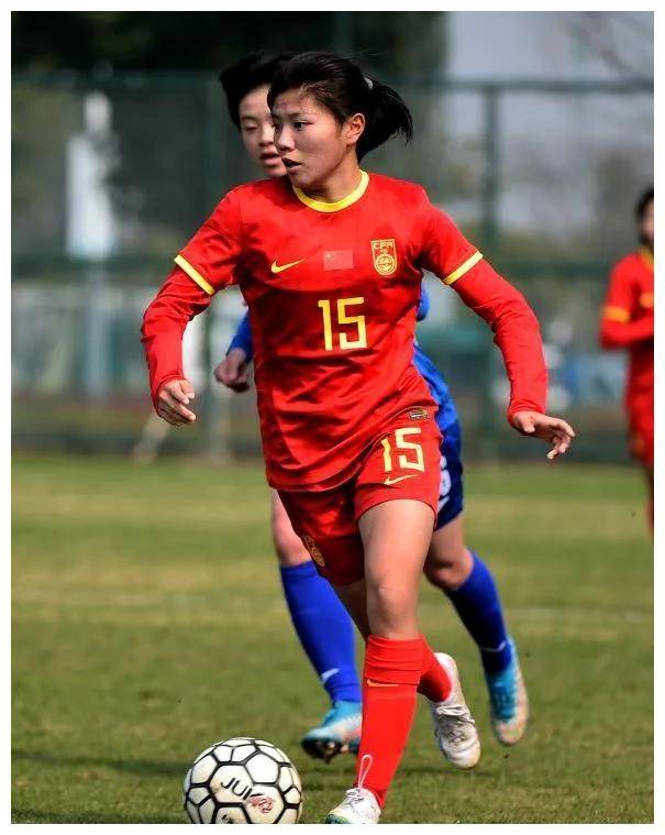 现代女足出征国际赛场，期待佳绩而归