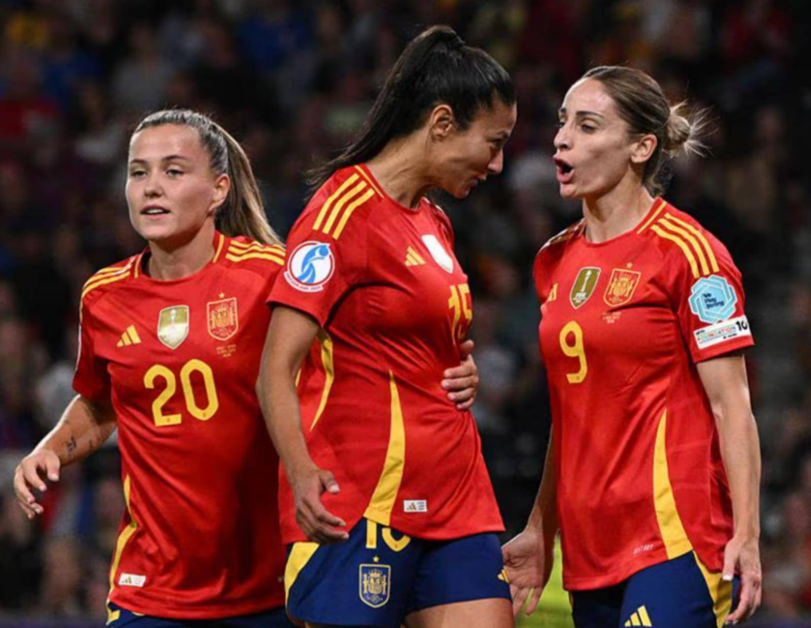 包含西班牙队顽强拼搏，险胜对手的词条