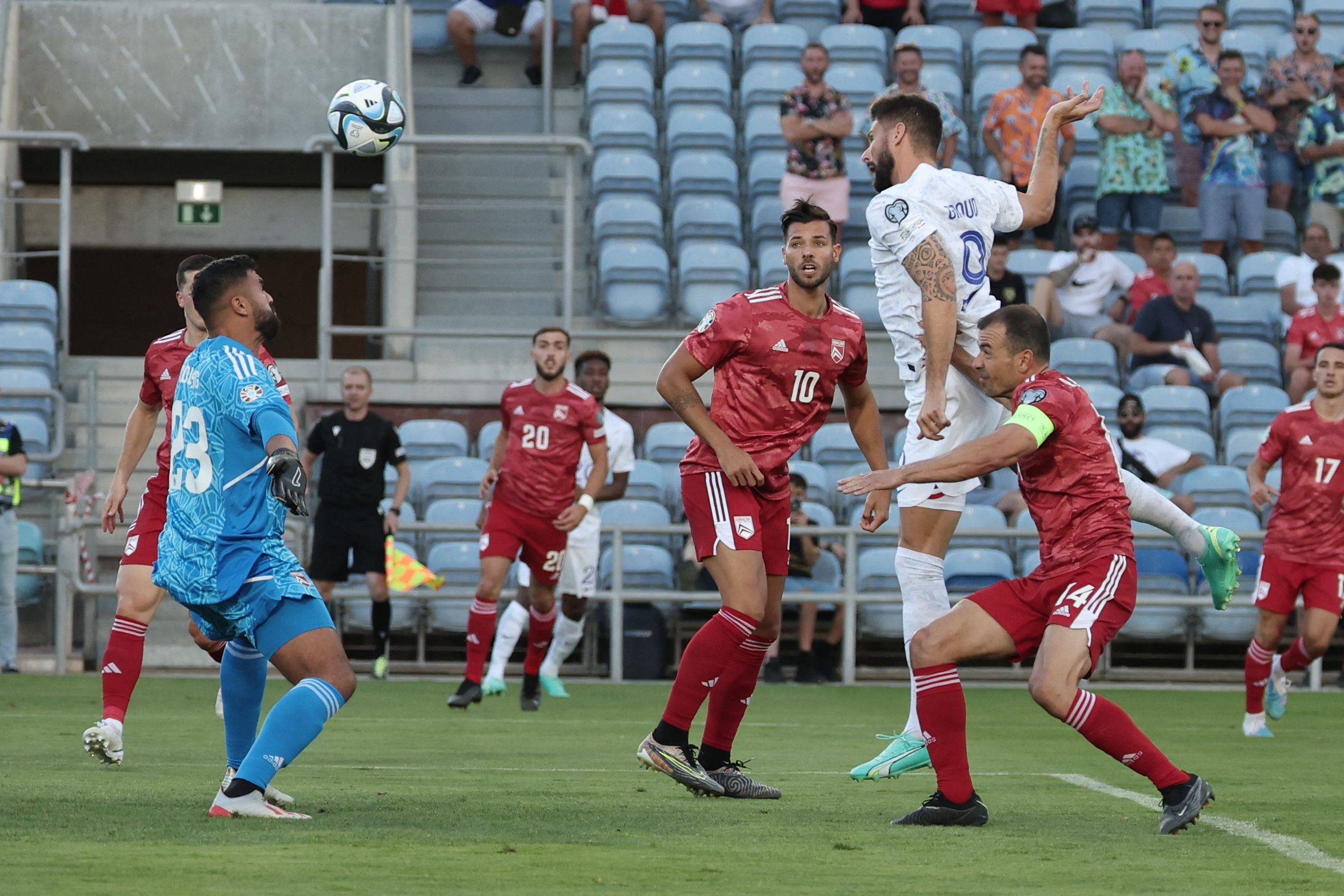 欧洲国家间足球比赛精彩纷呈，球队实力悬殊