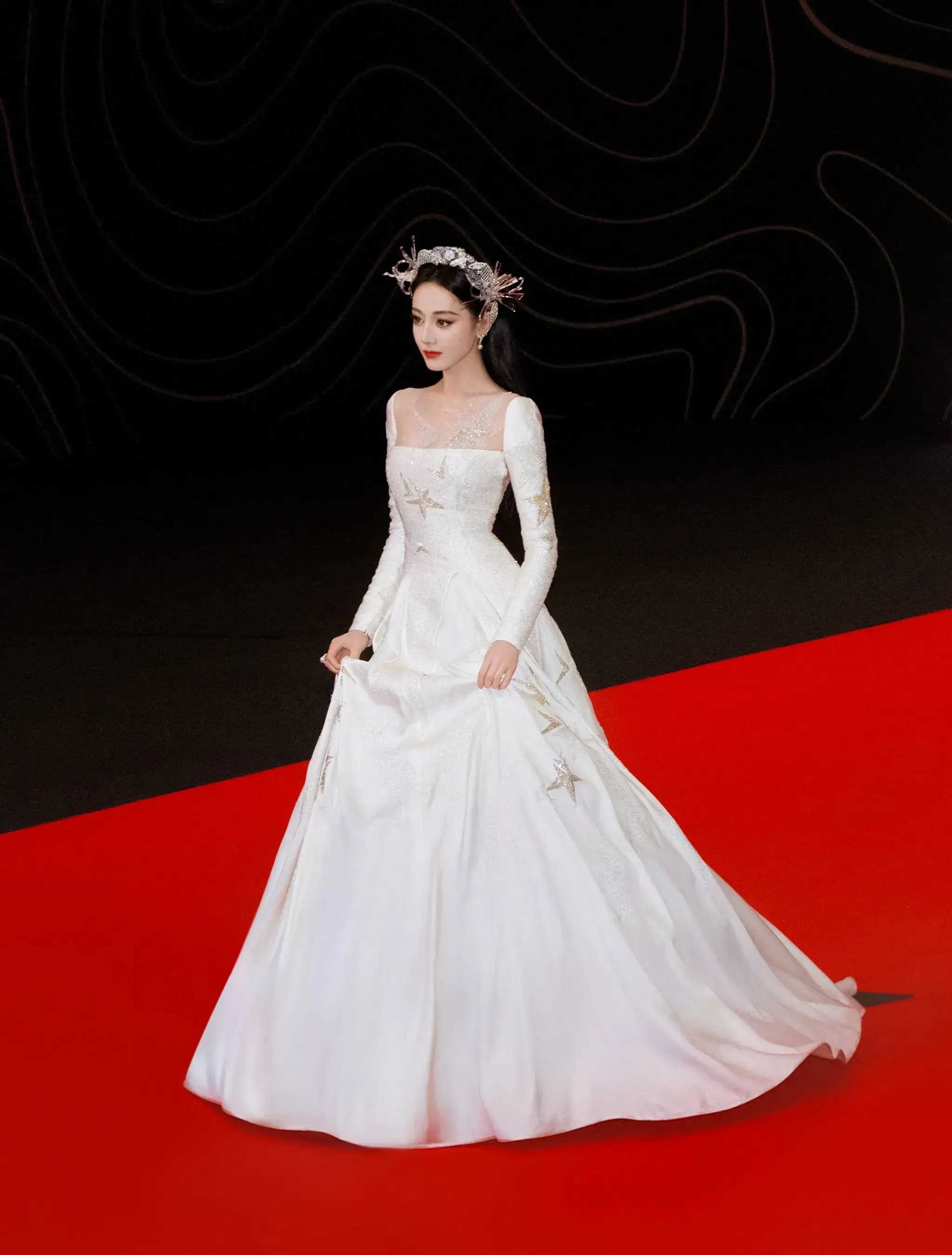 包含热火白鹿大战，比赛弈势不凡的词条