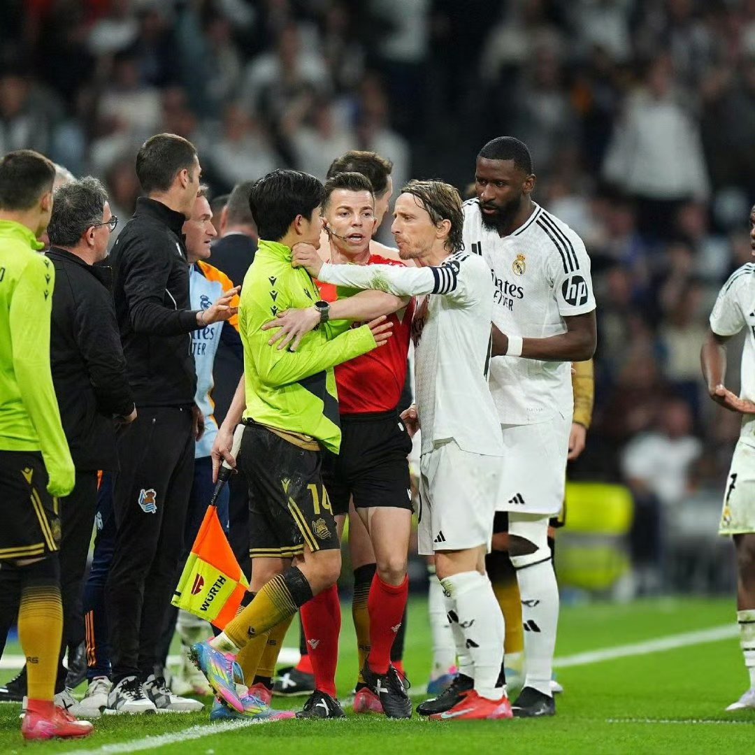 皇家马德里客场击败巴拉多利德,豪取吉利 皇家马德里客场击败巴拉多利德,豪取吉利