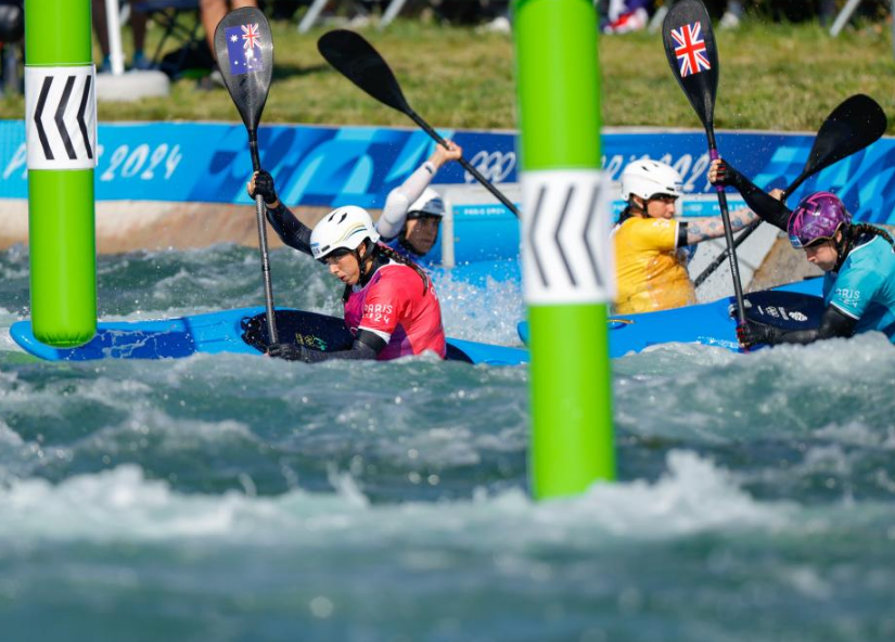 包含水花四溅：加拿大划船选手追逐胜利的词条