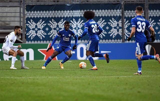 沃尔夫斯堡德甲比赛大胜沙尔克04，轻松取得胜利的简单介绍