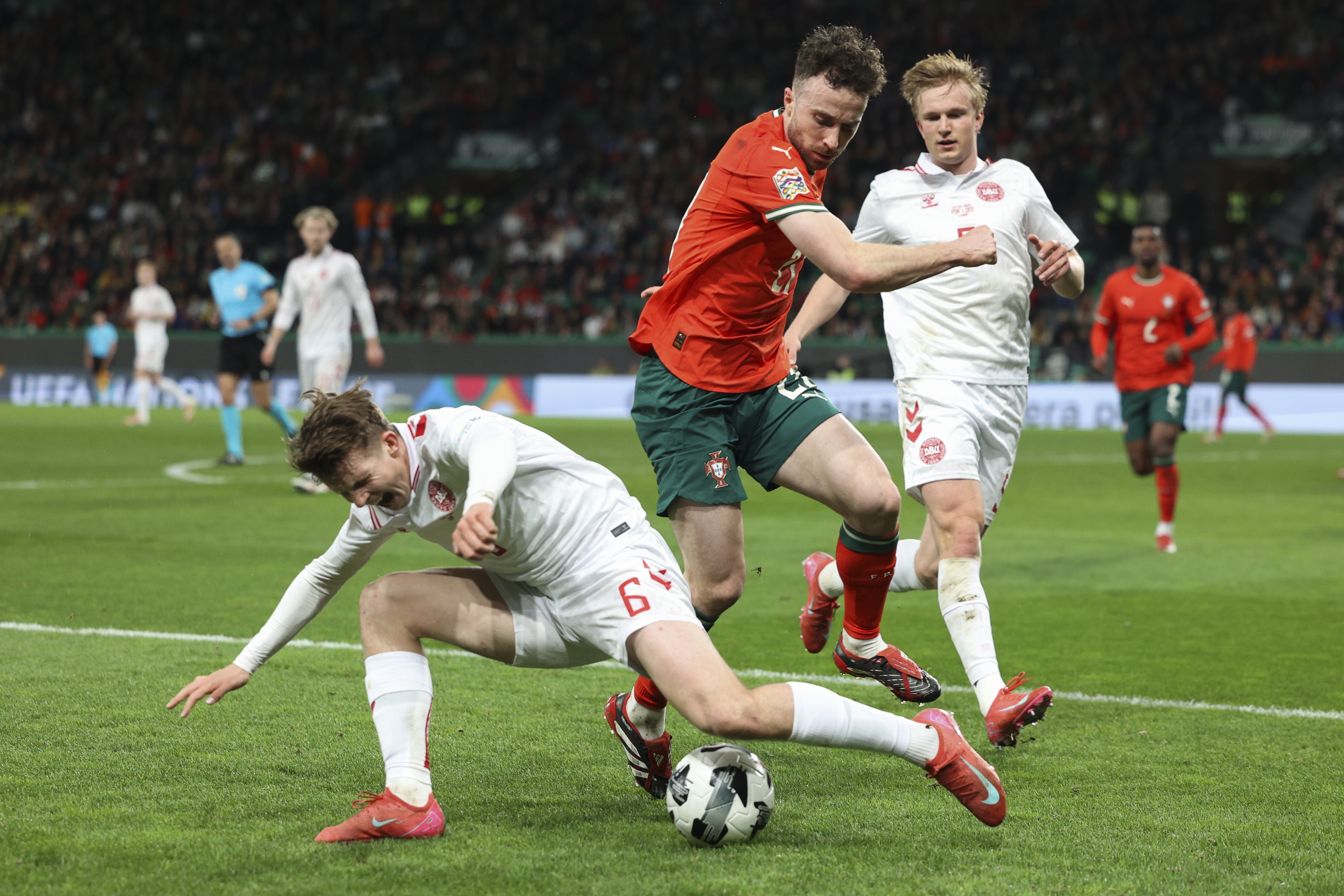 半岛体育注册-葡萄牙胜土耳其，成功晋级欧国联四强