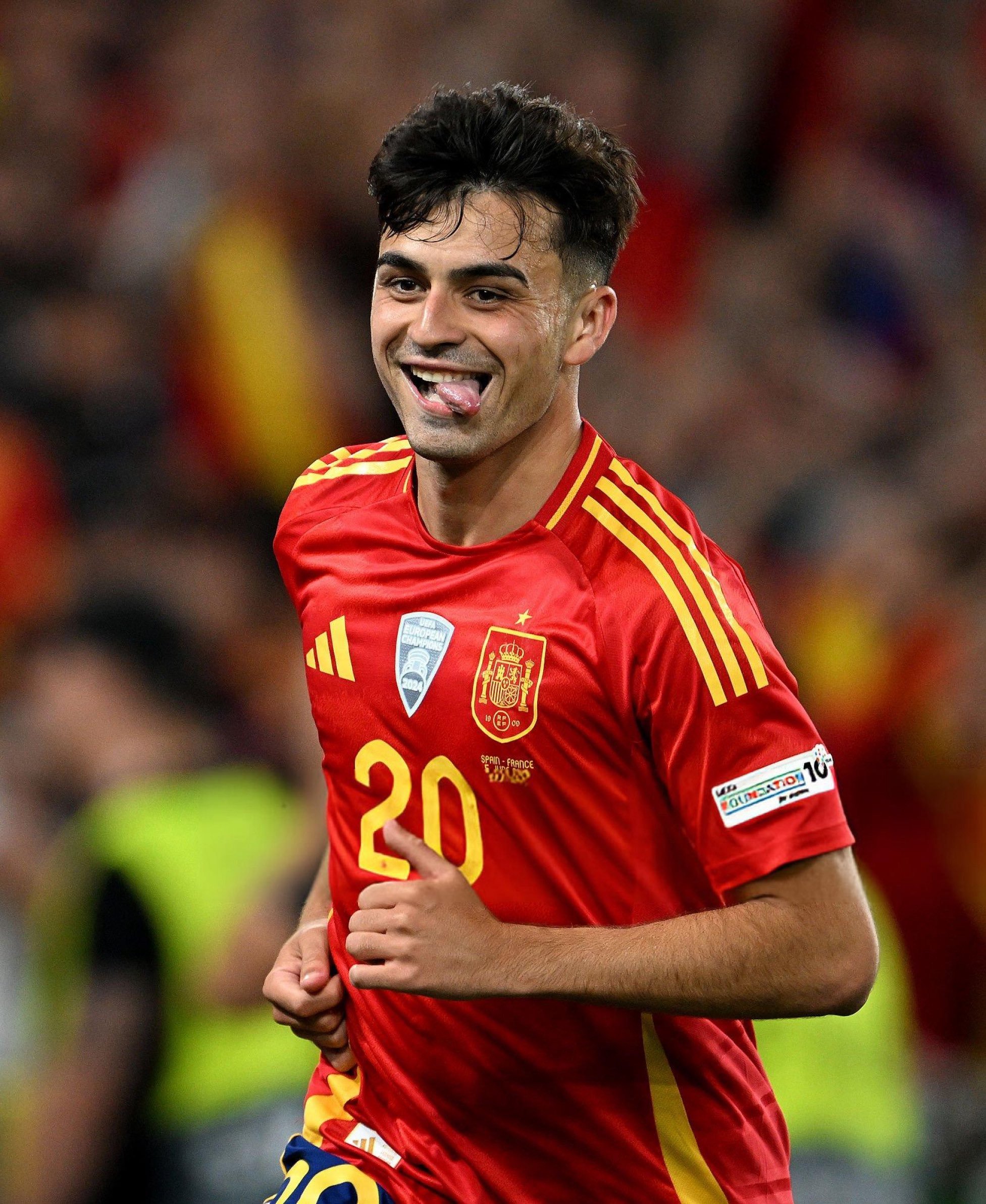 包含西班牙在欧国联比赛中遭遇意外败绩的词条