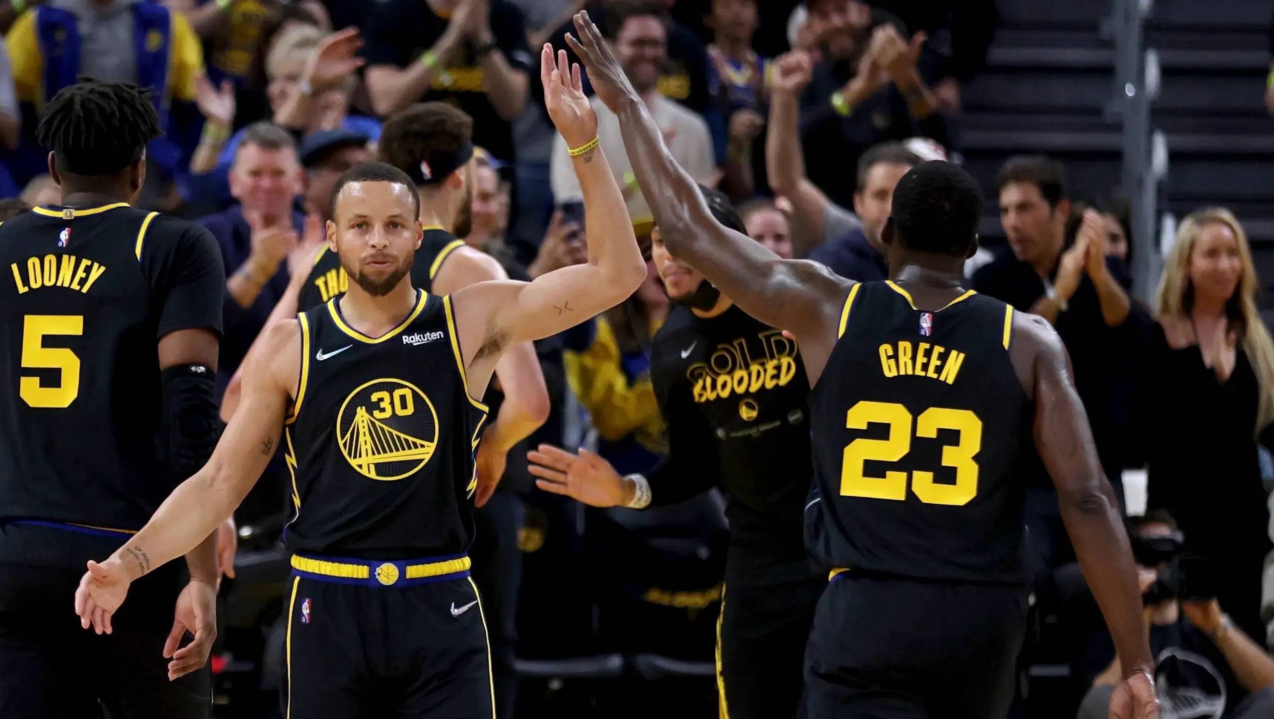 勇士成功击败黄蜂，取得6连胜冲顶