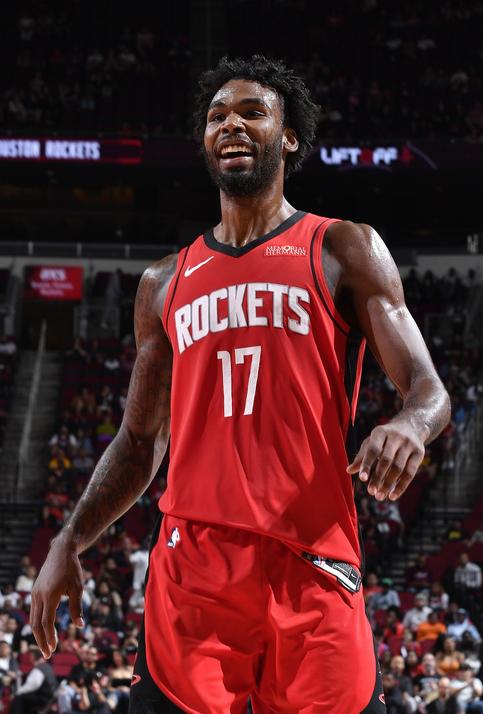 半岛体育注册-快船大胜开拓者，继续保持不败