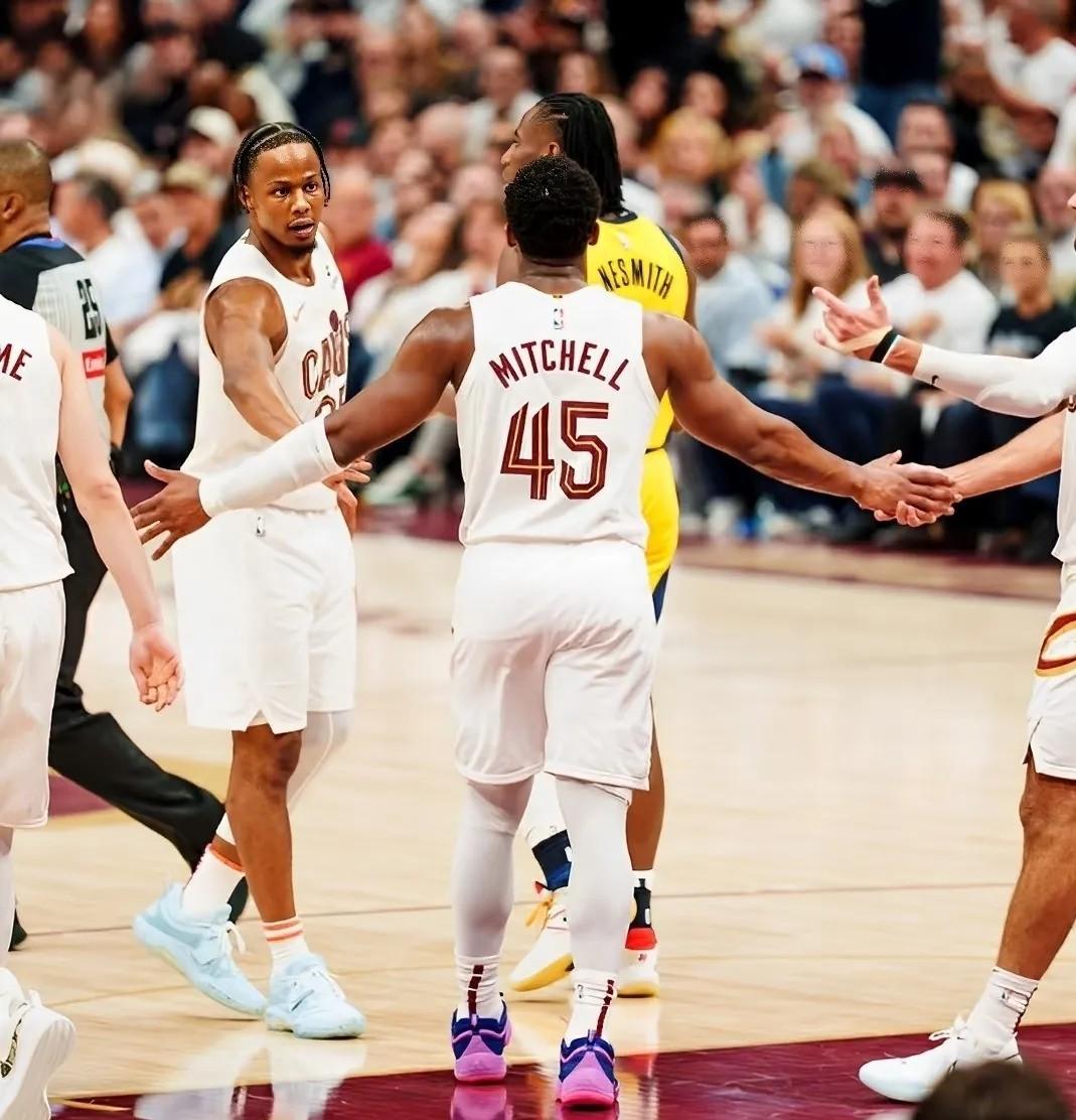 半岛体育课程-活塞擒步行者终结连胜