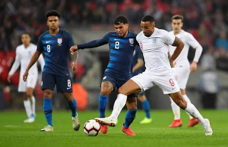 半岛体育官网入口-各队实力悬殊，比赛场面一边倒