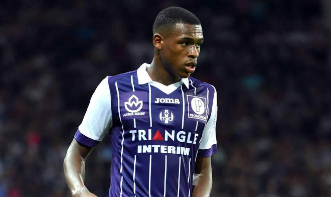 关于沙尔克客场一球小胜，赢得宝贵三分的信息