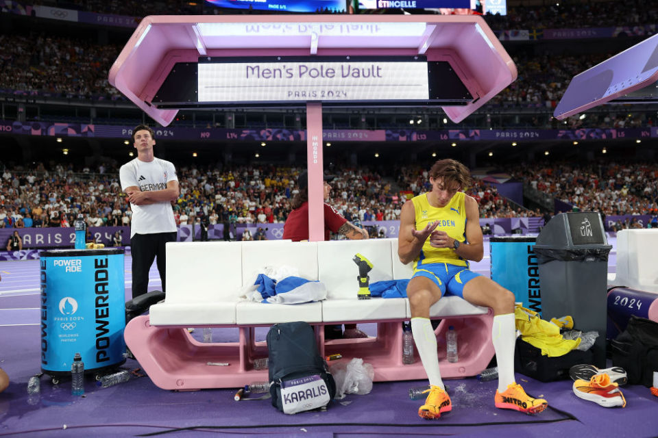 关于乌兹别克斯坦选手夺得撑杆跳冠军的信息